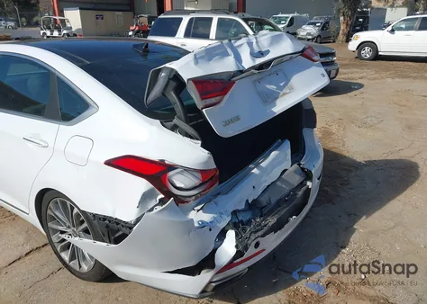 2015 Hyundai Genesis 3.8 z USA, uszkodzony, nr VIN KMHGN4JE8FU096295